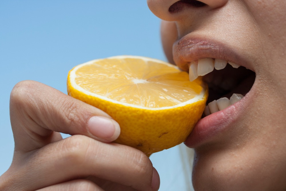Lemon juice tooth whitening hack